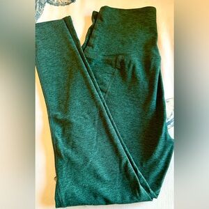 Beyond Yoga Leggings- Green Med